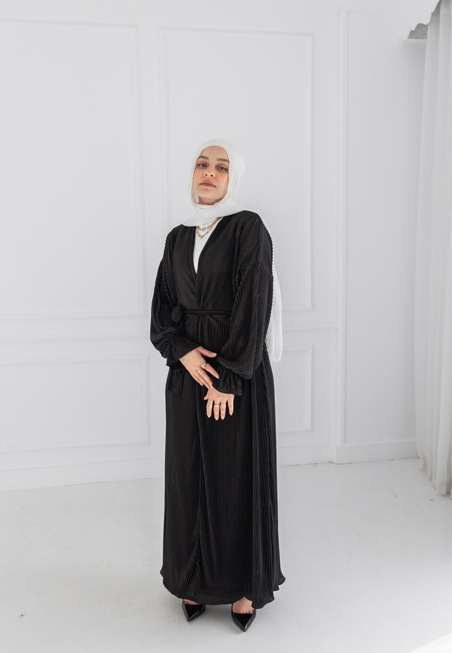 Pleated silk kimono in black