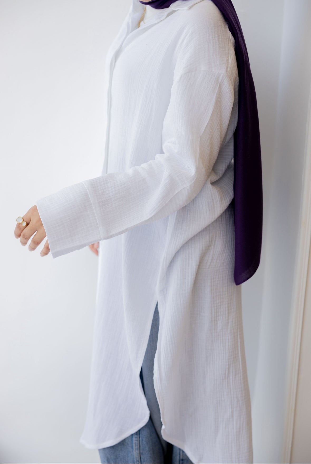 Crinkled linen long shirt in white