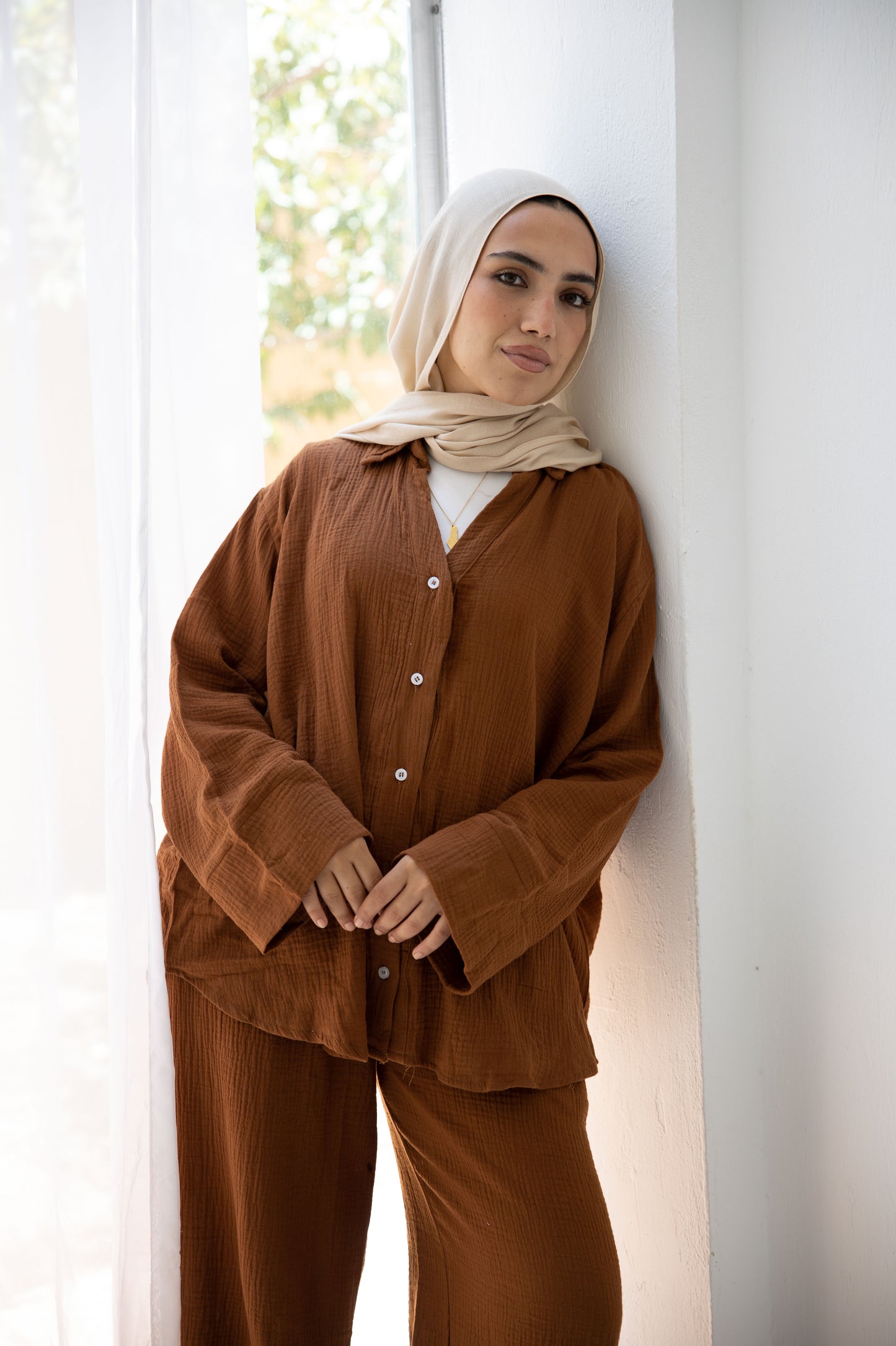The breezy blouse in chocolate brown