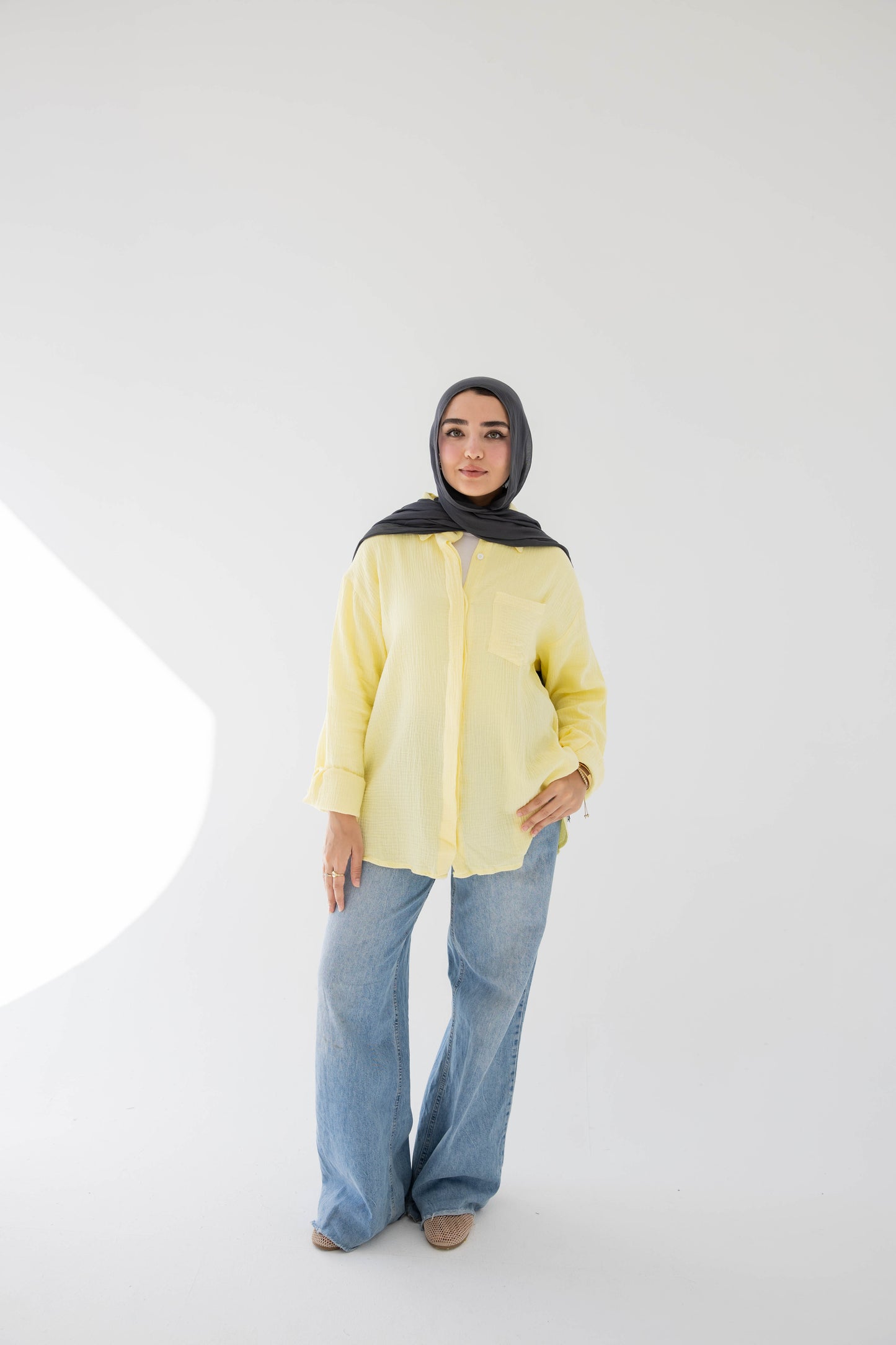 Crinkled linen shirt in light yellow