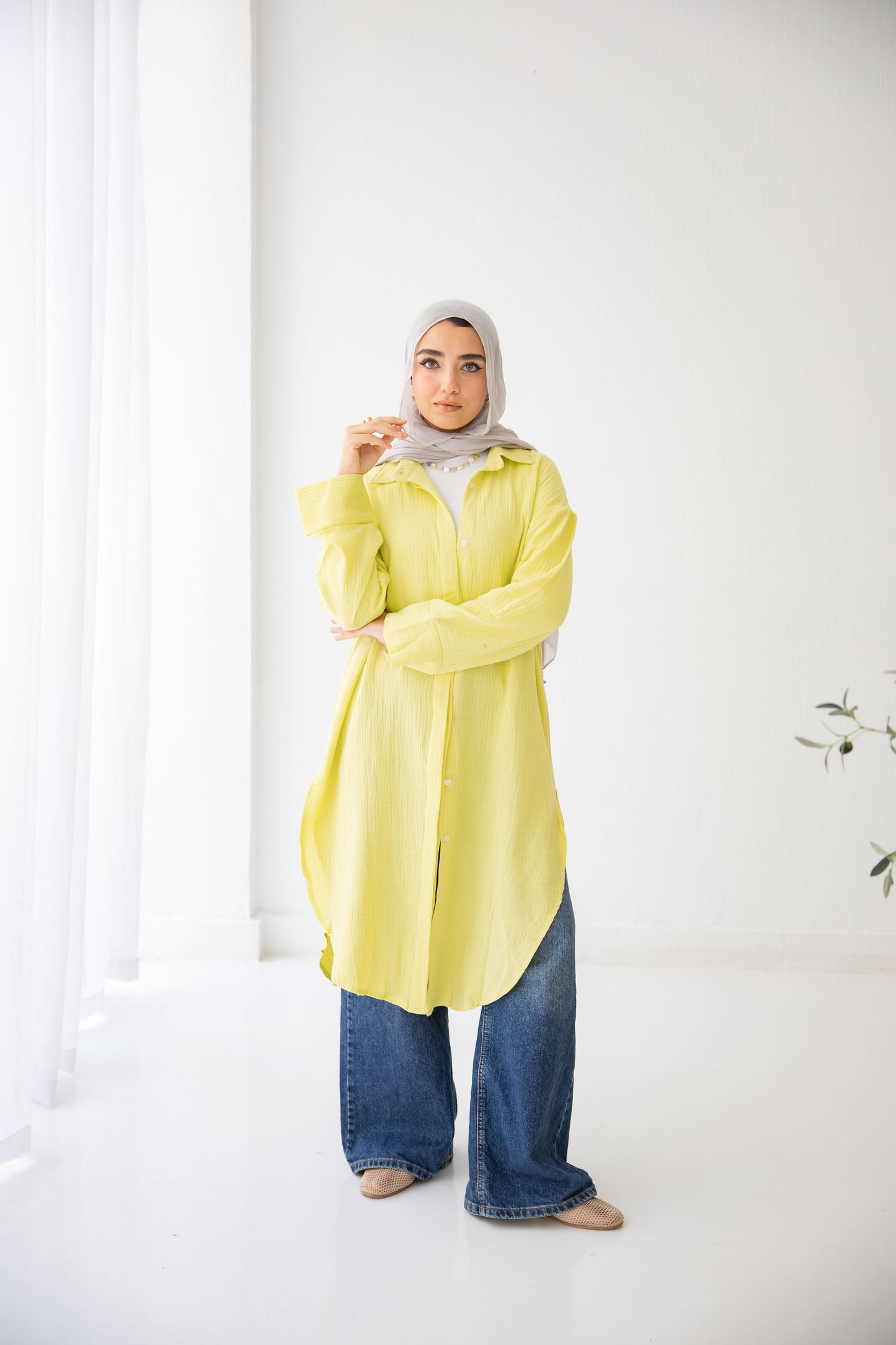 Crinkled linen long shirt in lime green