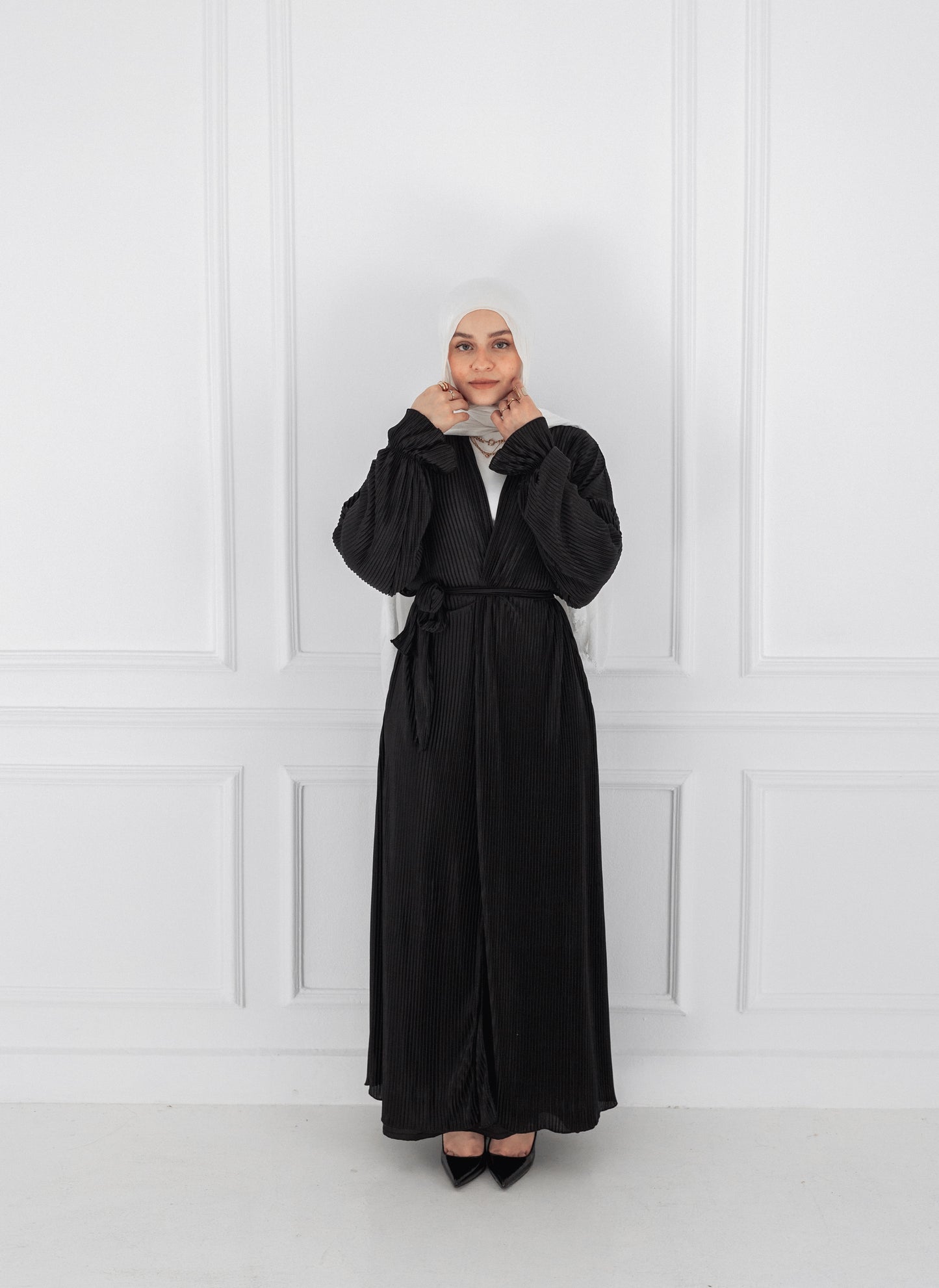 Pleated silk kimono in black