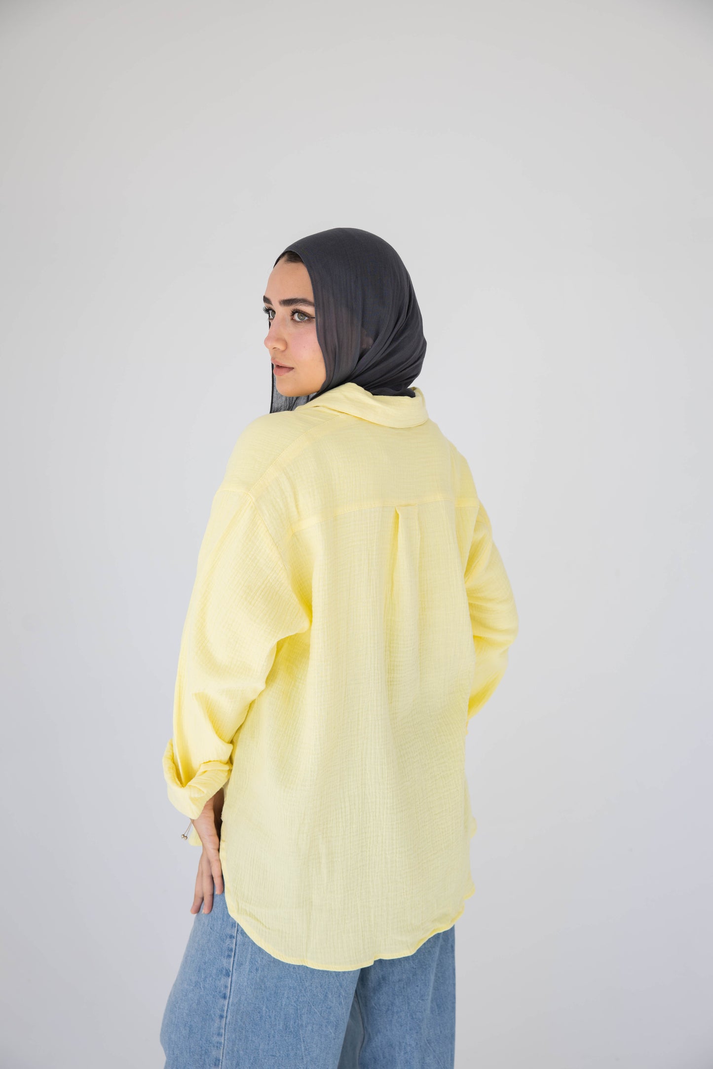 Crinkled linen shirt in light yellow