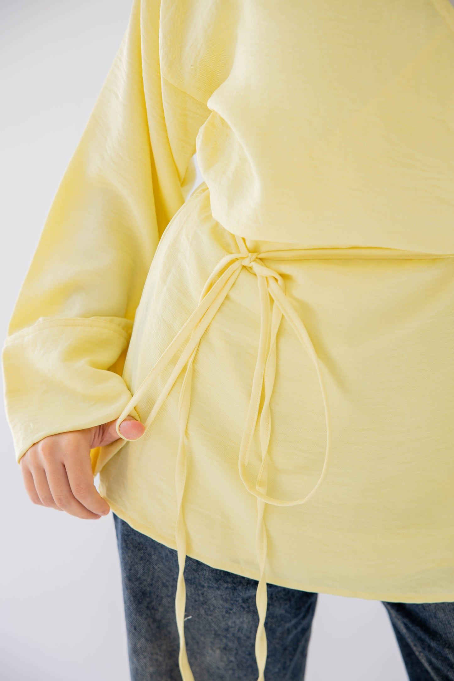 Luna wrap in pastel yellow