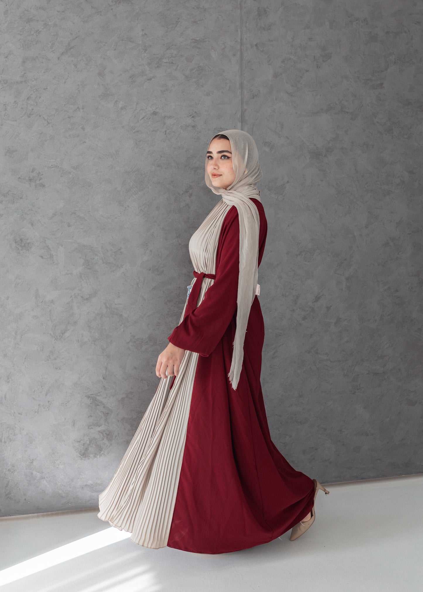 Elara abaya in deep red