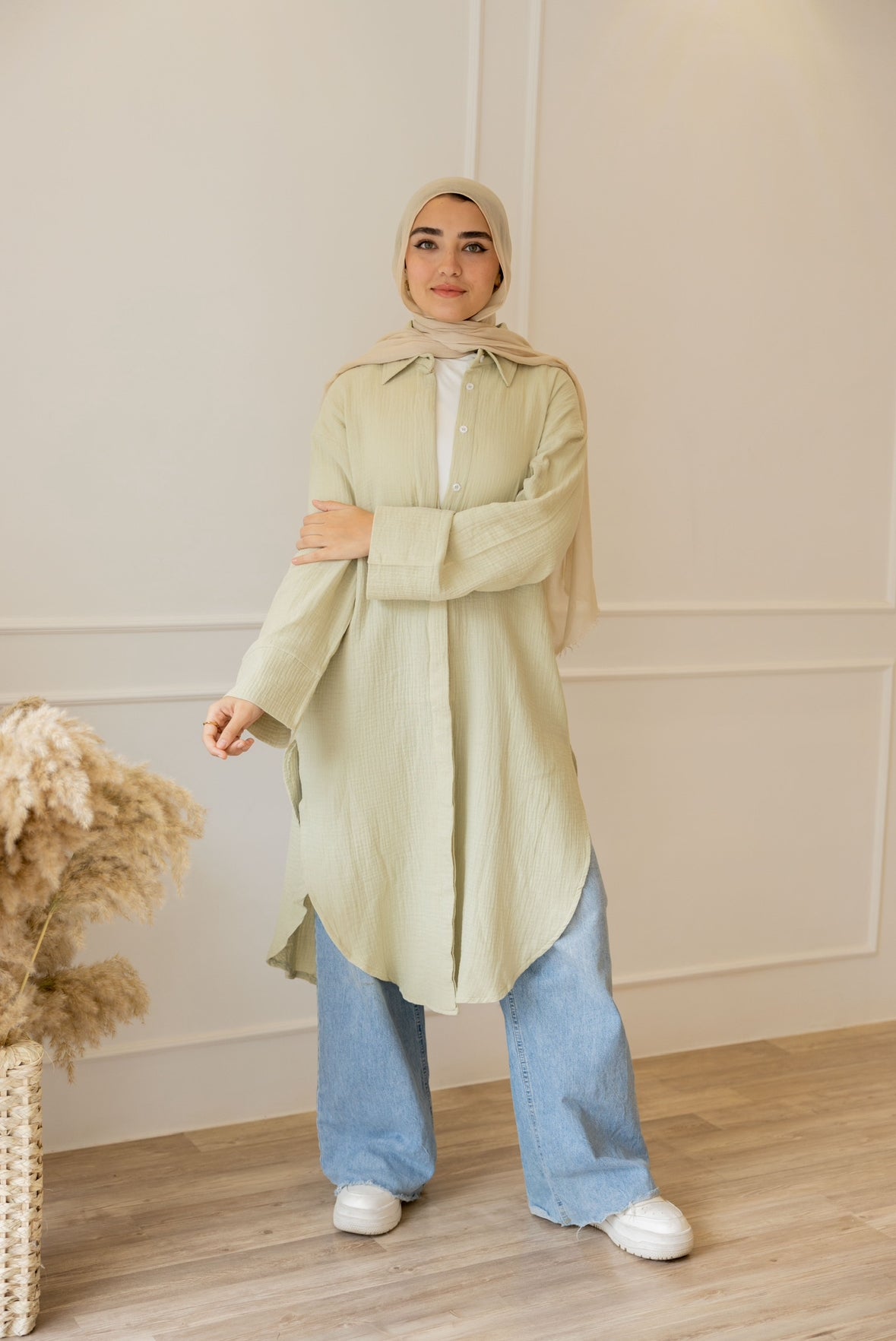 Crinkled linen long shirt in sage