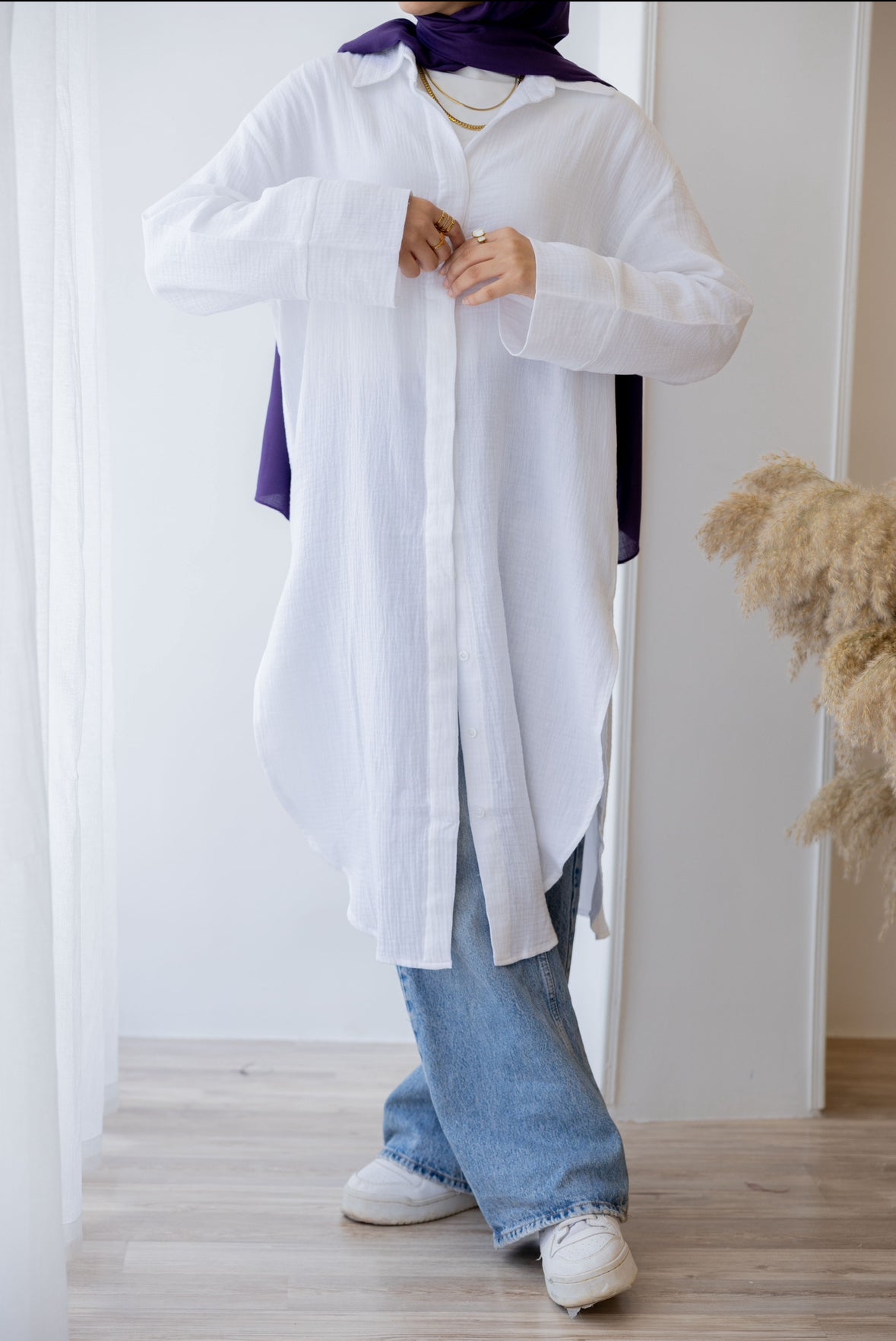 Crinkled linen long shirt in white