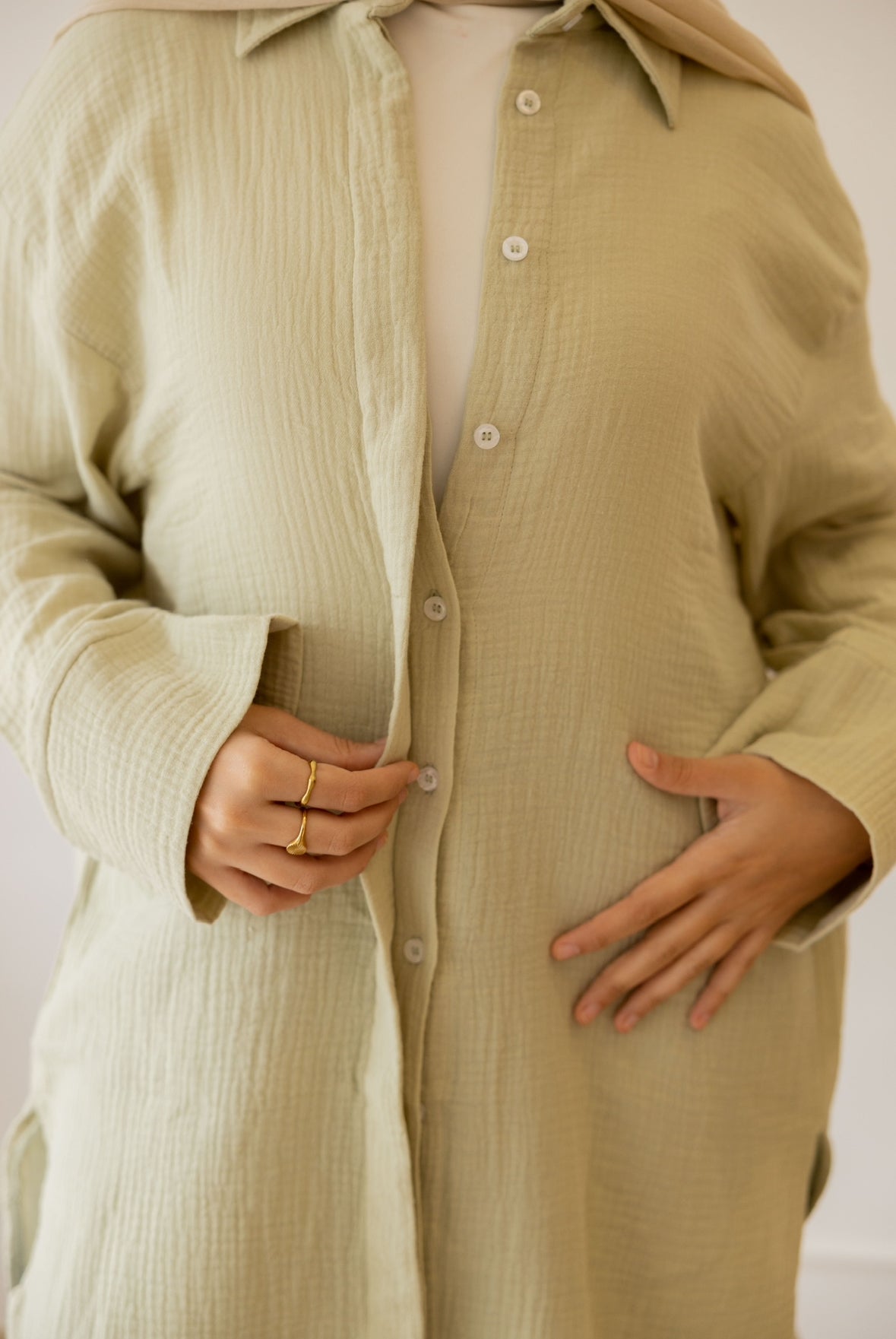 Crinkled linen long shirt in sage