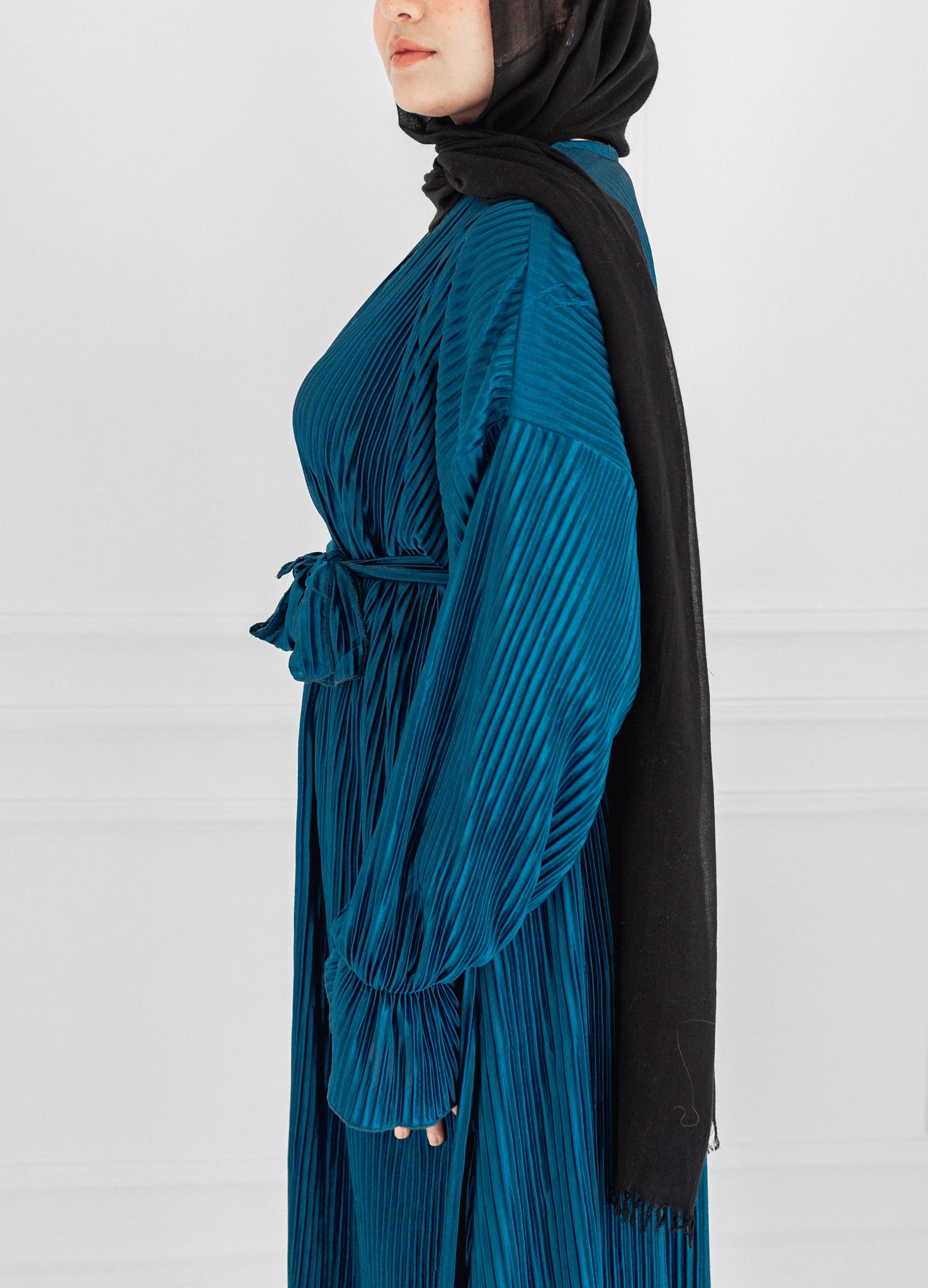 Pleated silk kimono in emerald green