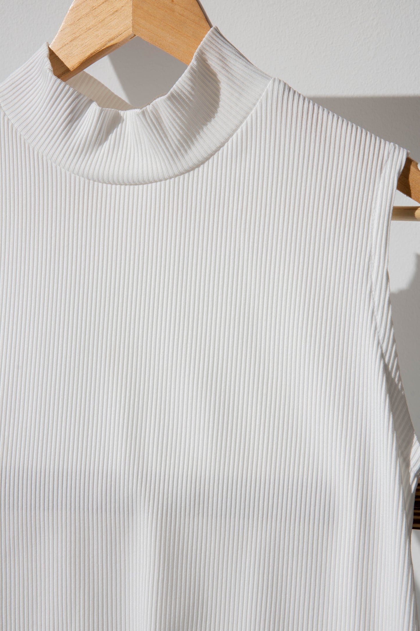 Basic top in white