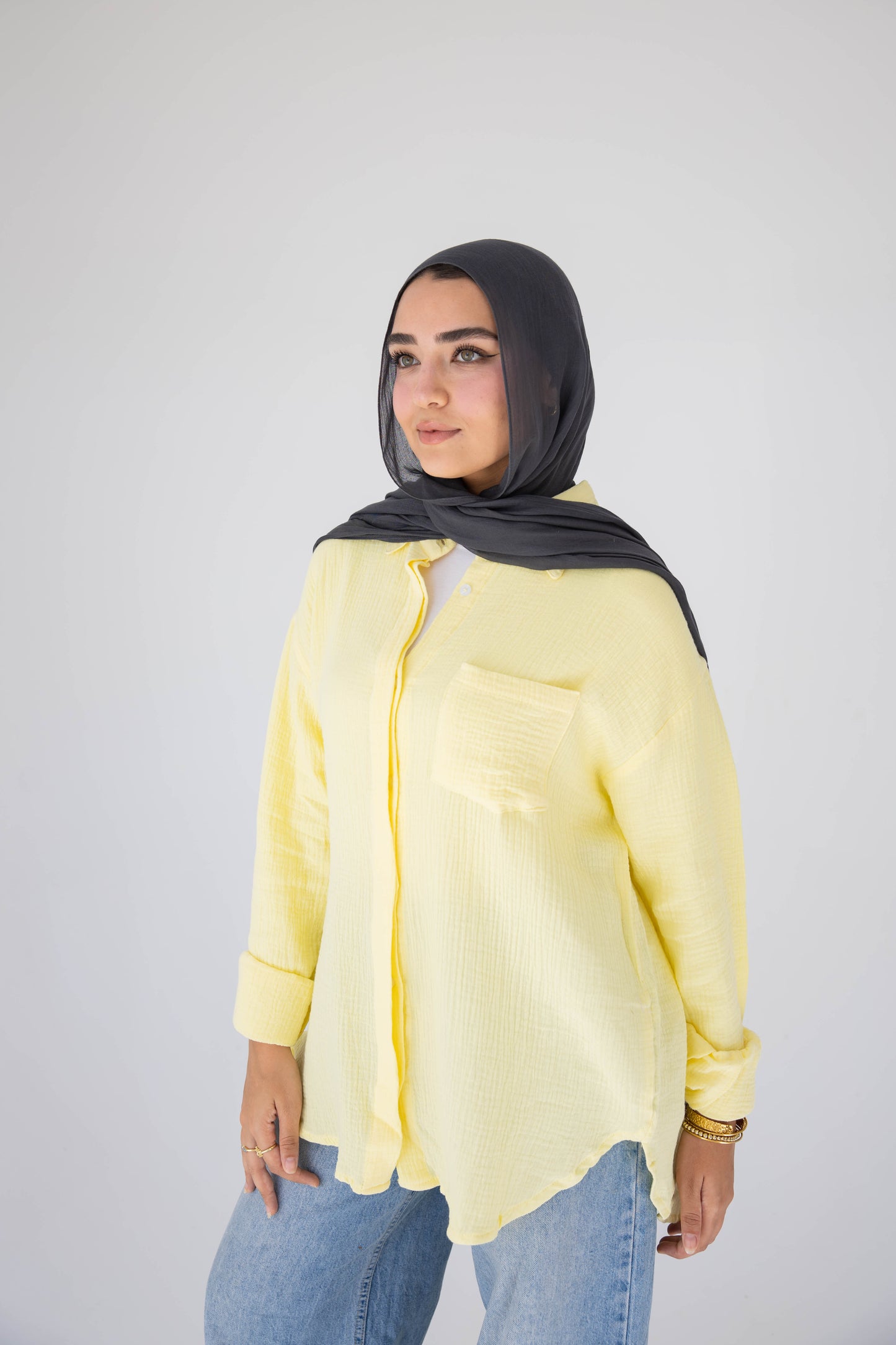 Crinkled linen shirt in light yellow