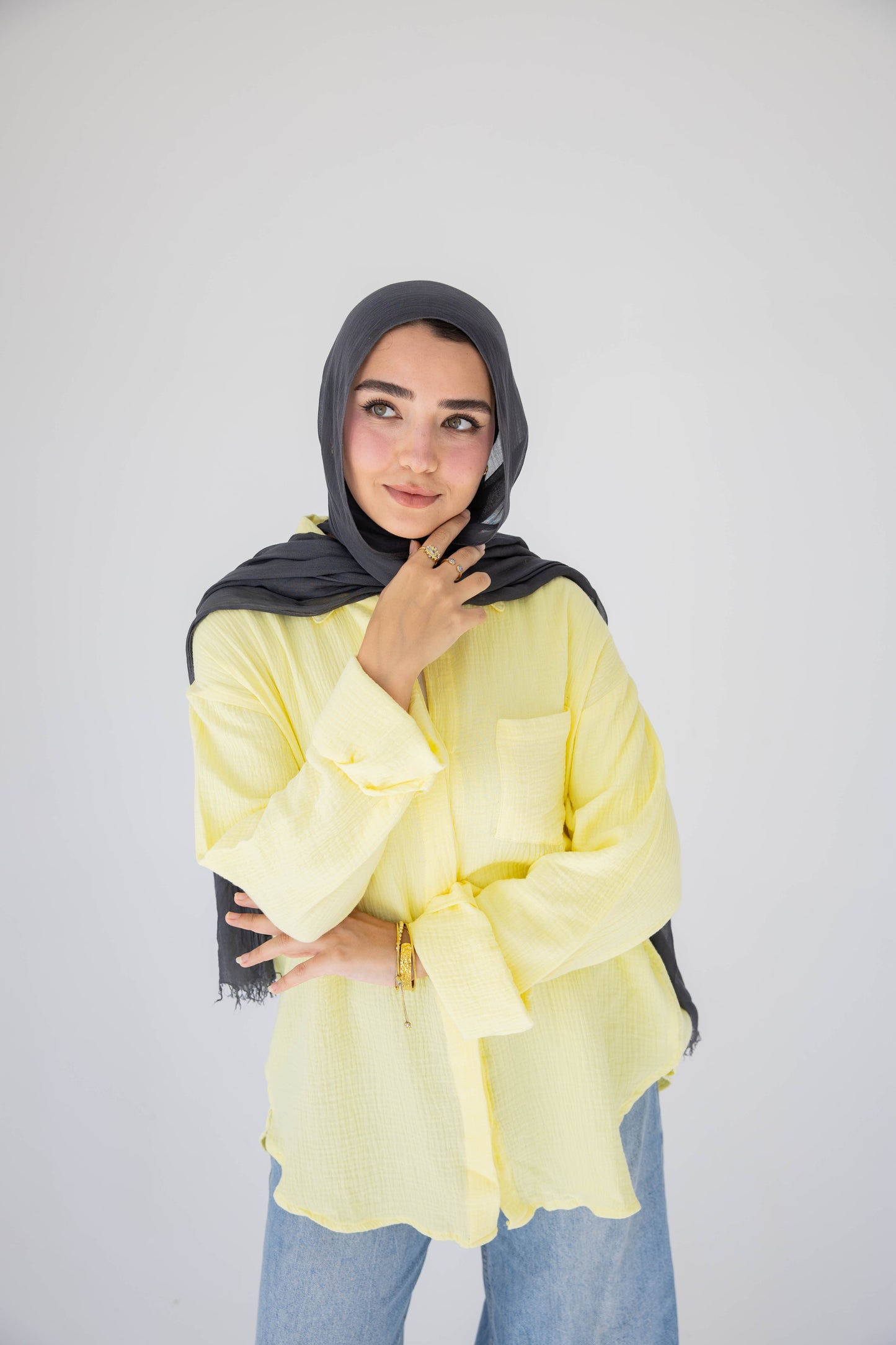 Crinkled linen shirt in light yellow