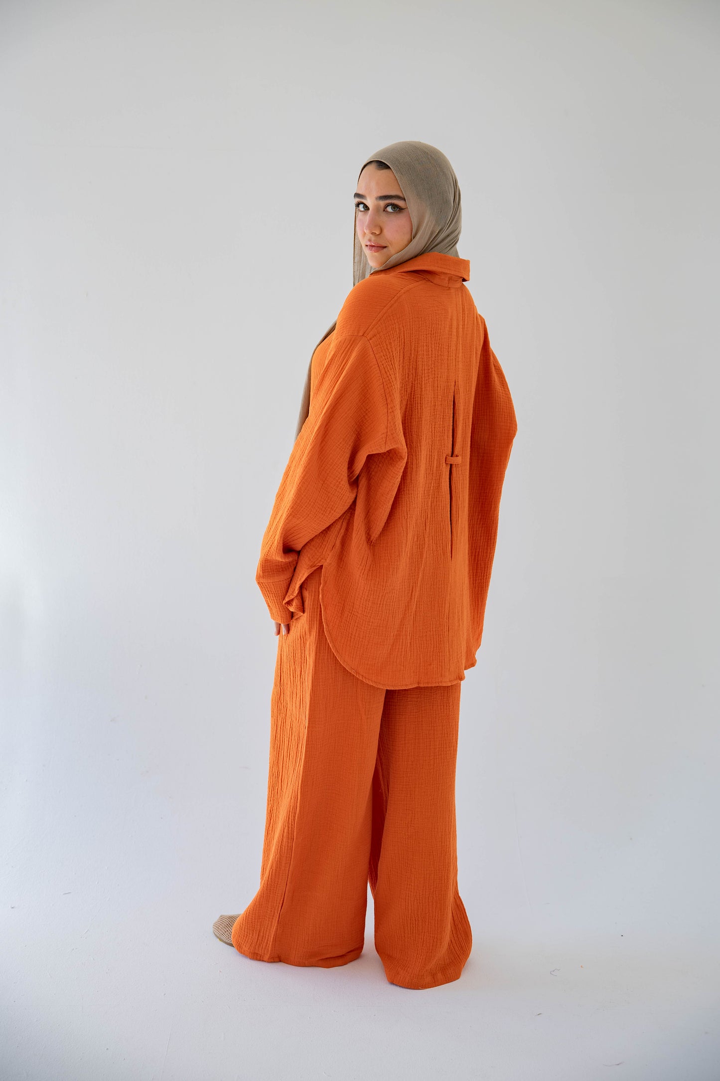 The breezy set in tangerine earth