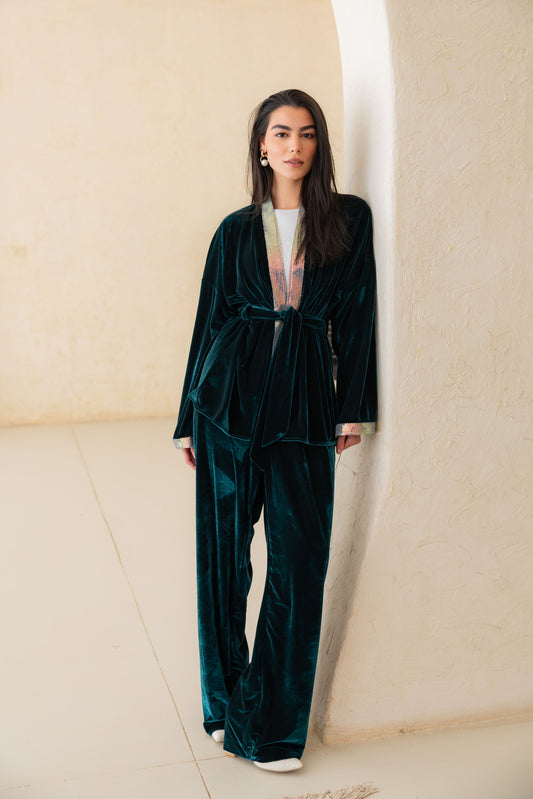 Midnight Majesty Set In Imperial Emerald