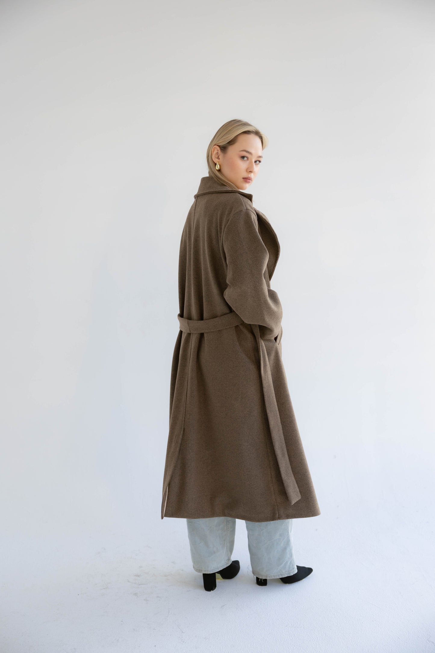 Snow Grace Coat In Coffee Bean