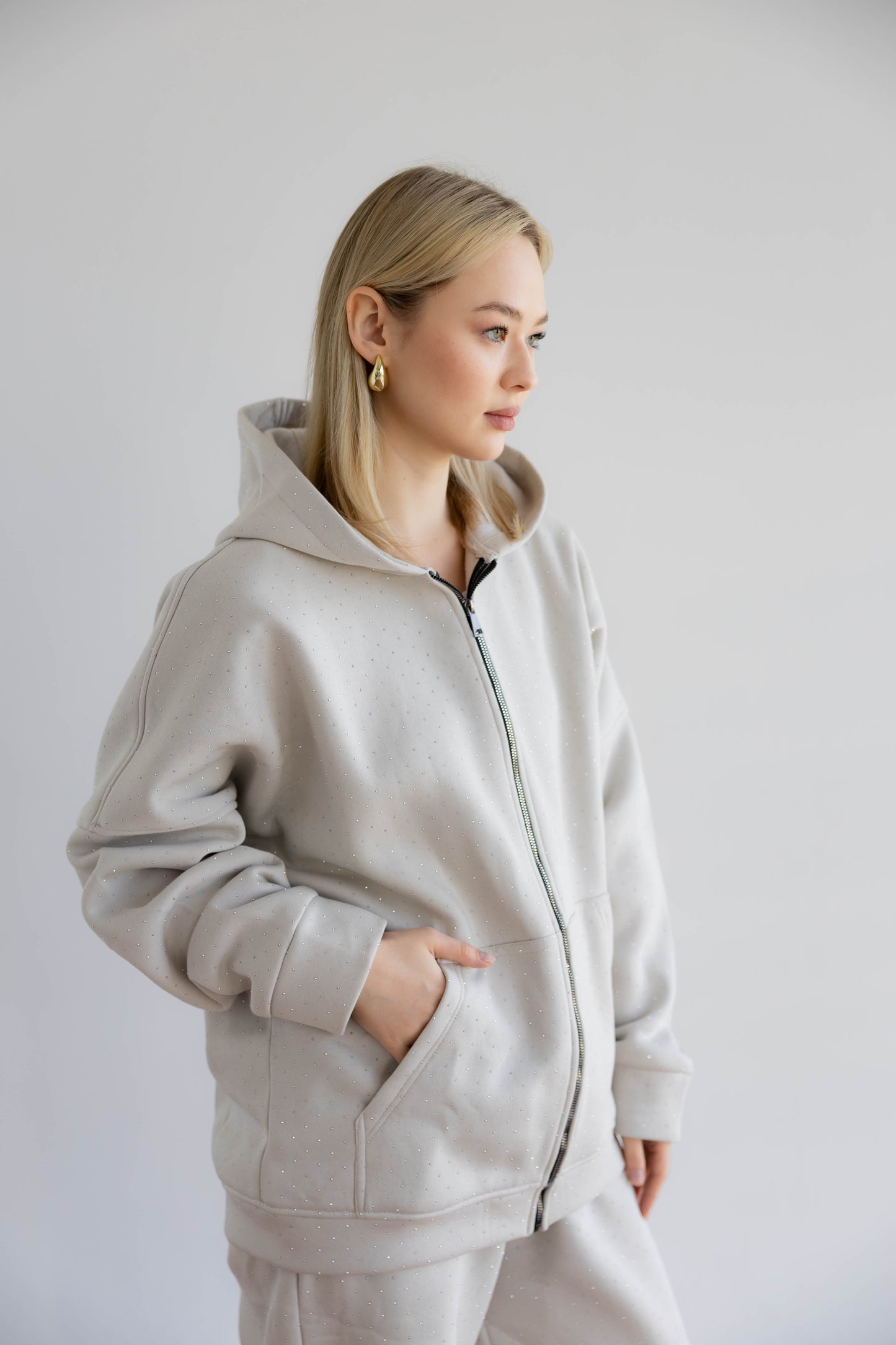 MIDNIGHT GLOW Set In Grey