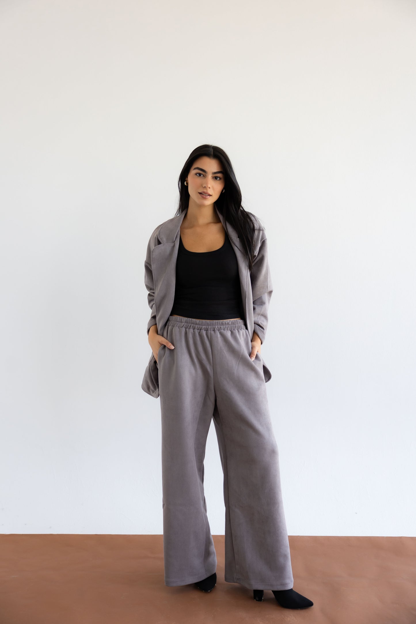 The Velvet Set In Grey