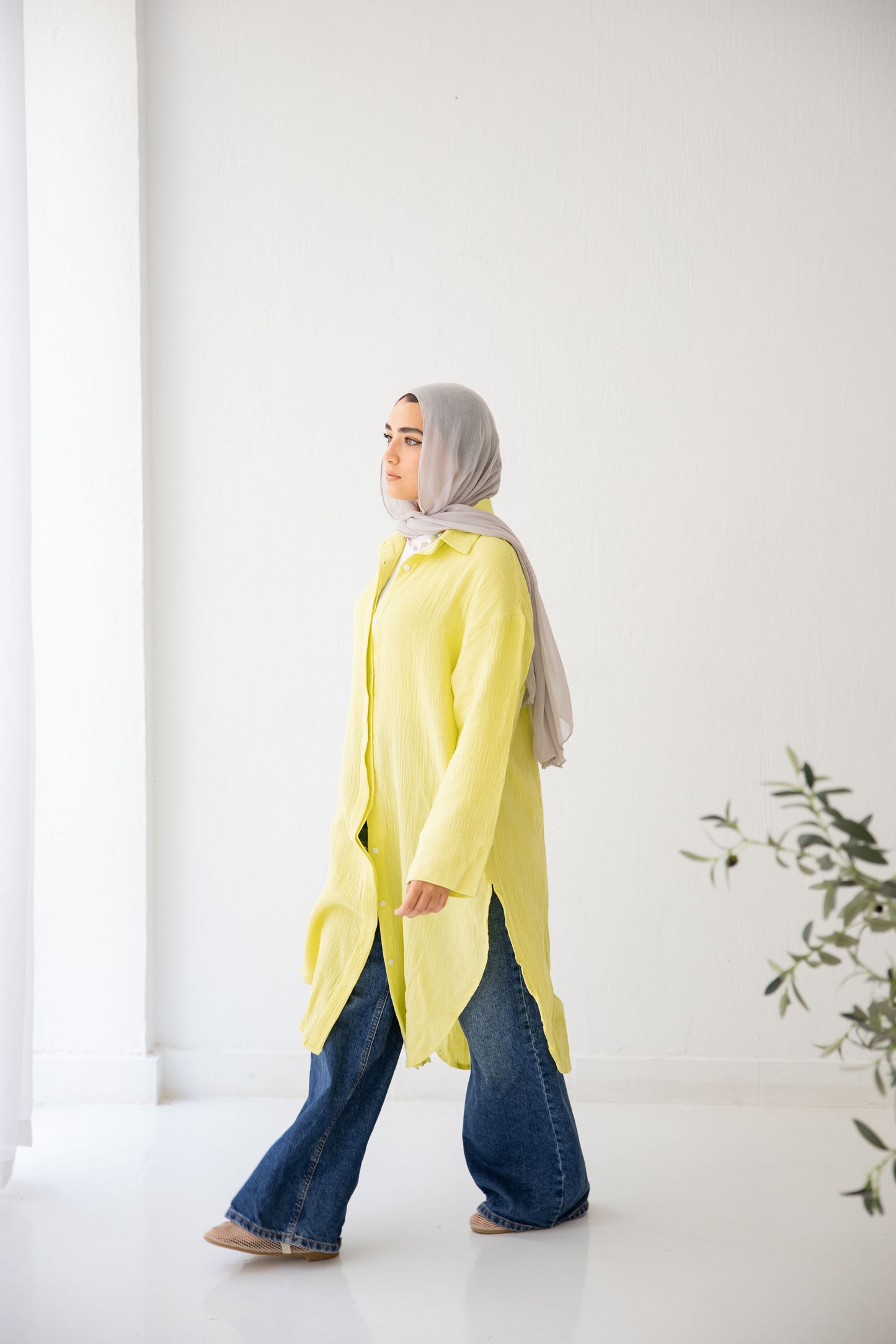 Crinkled linen long shirt in lime green