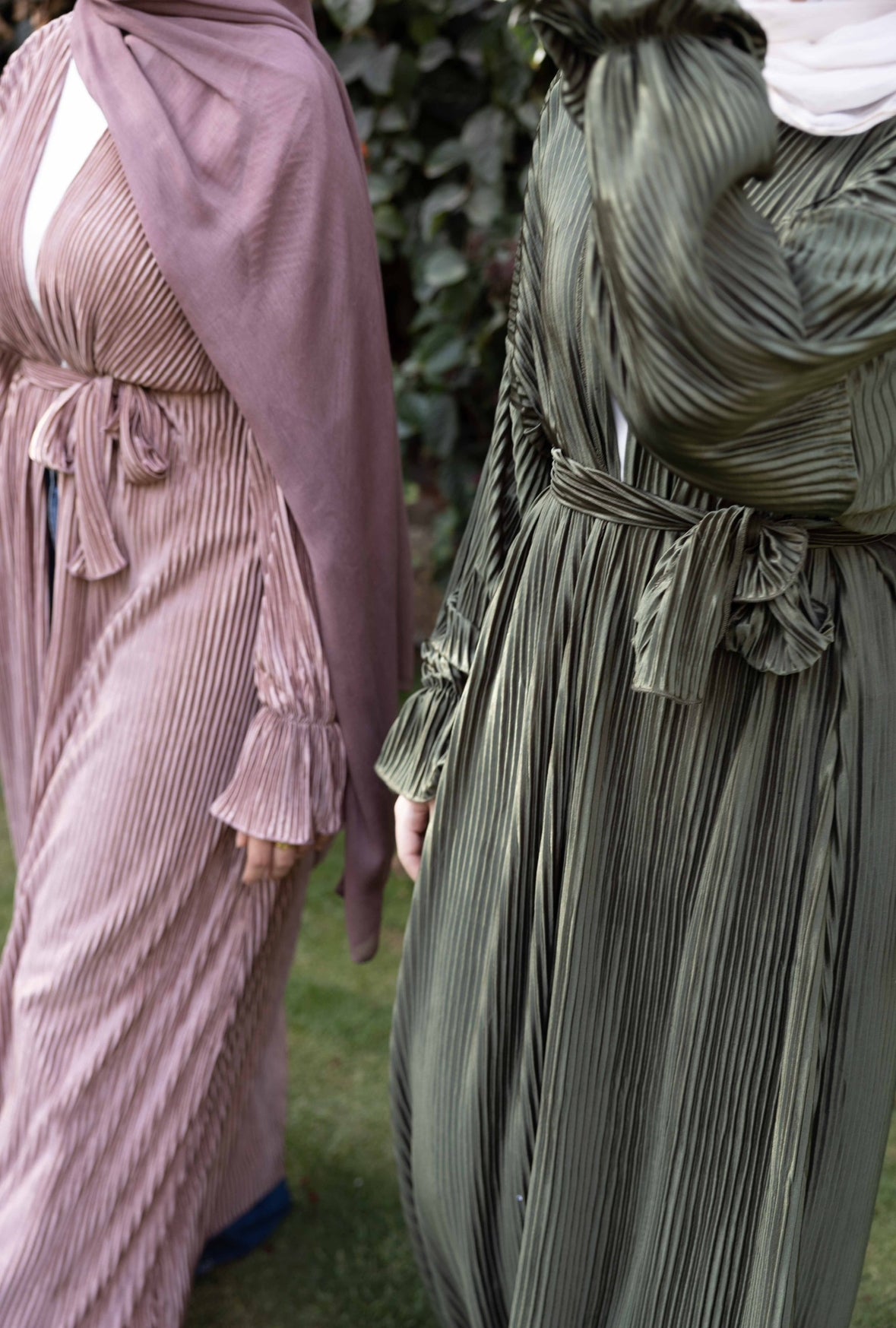 Pleated silk kimono in mink