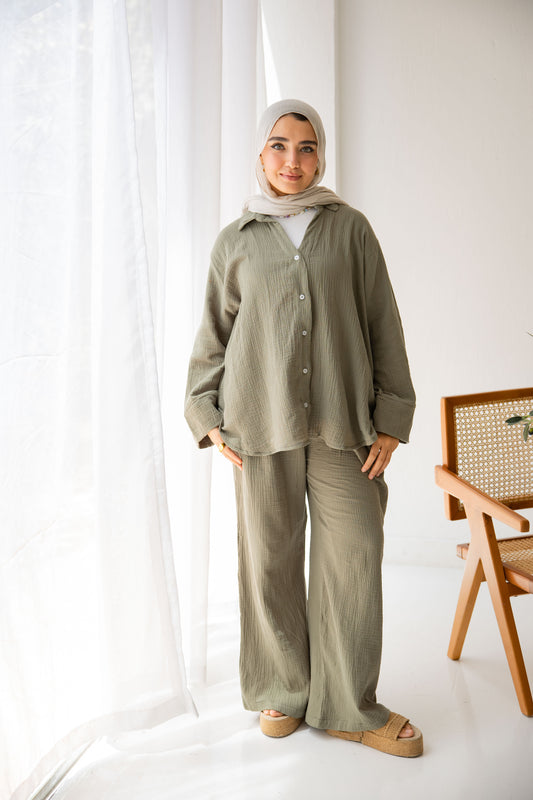 The breezy set in olive