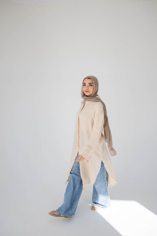 Crinkled linen long shirt in beige