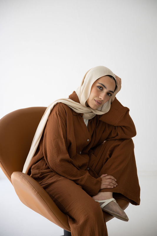 The breezy blouse in chocolate brown