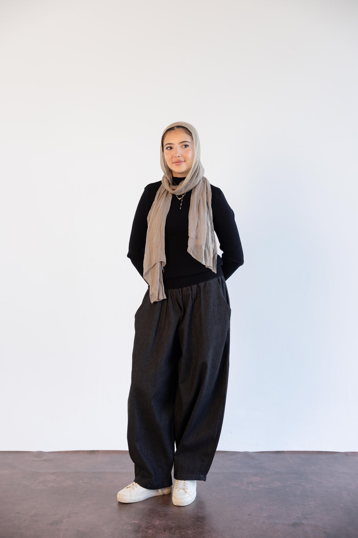 The Ribbed Knit Basic Top - Black
