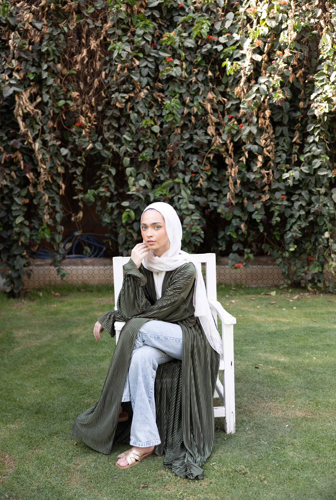 Pleated silk kimono in olive