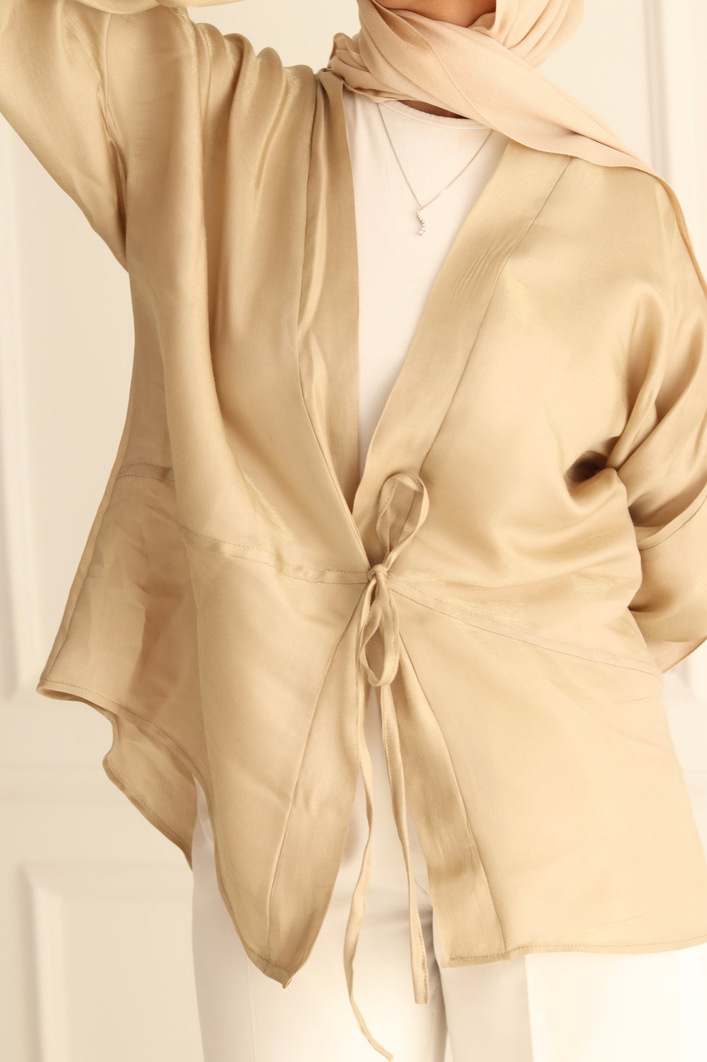Shimmery kimono in cream