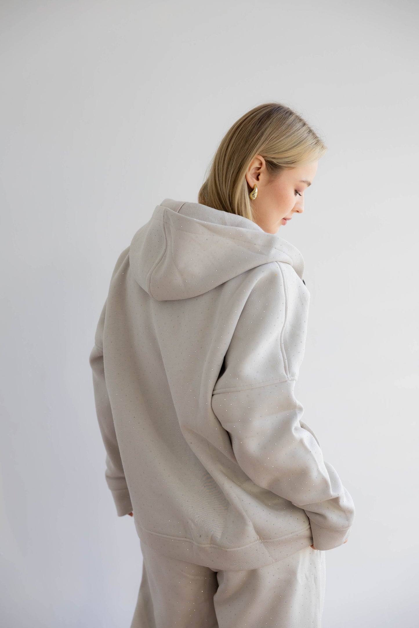 MIDNIGHT GLOW Set In Grey