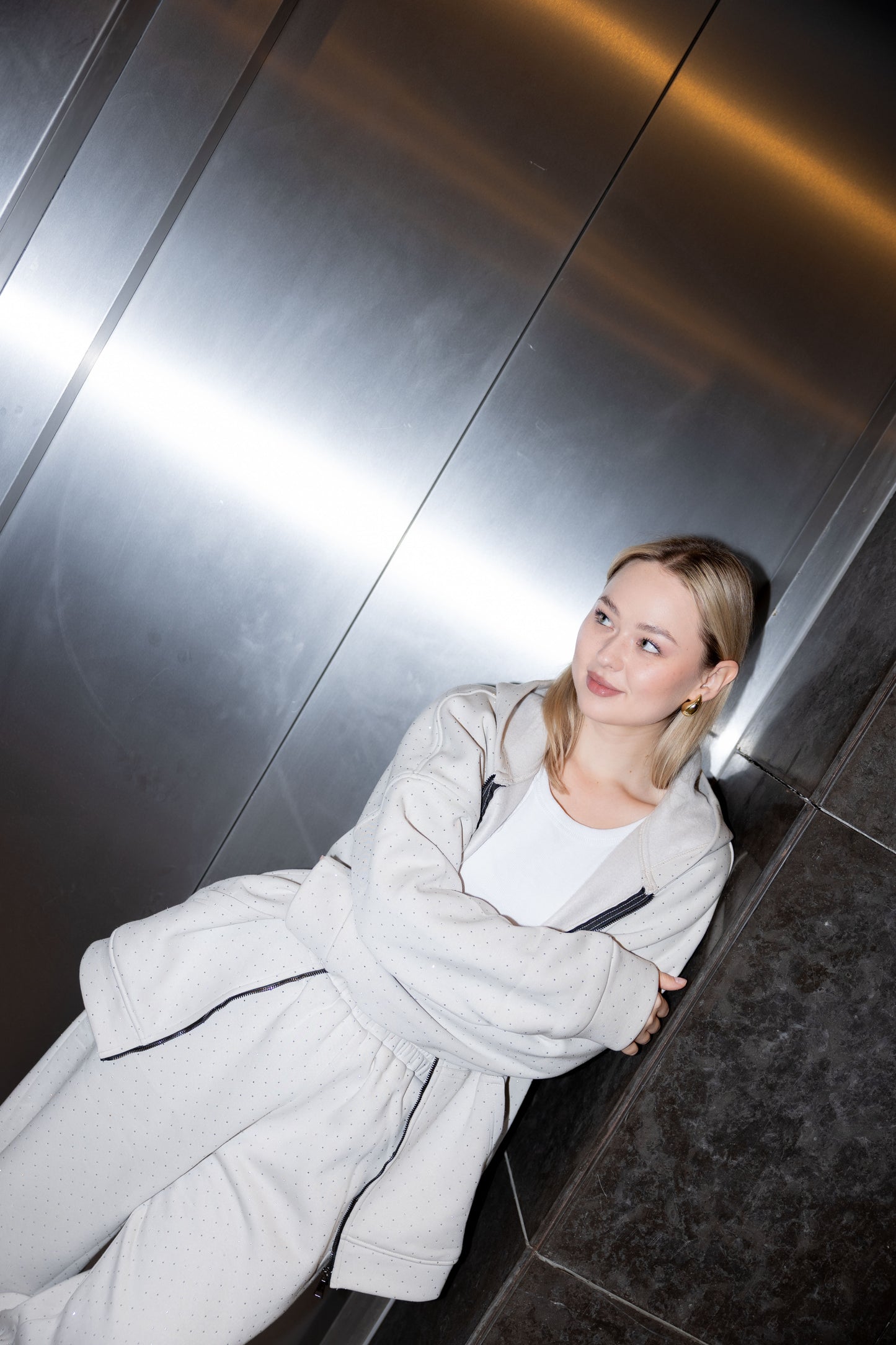 MIDNIGHT GLOW Set In Grey