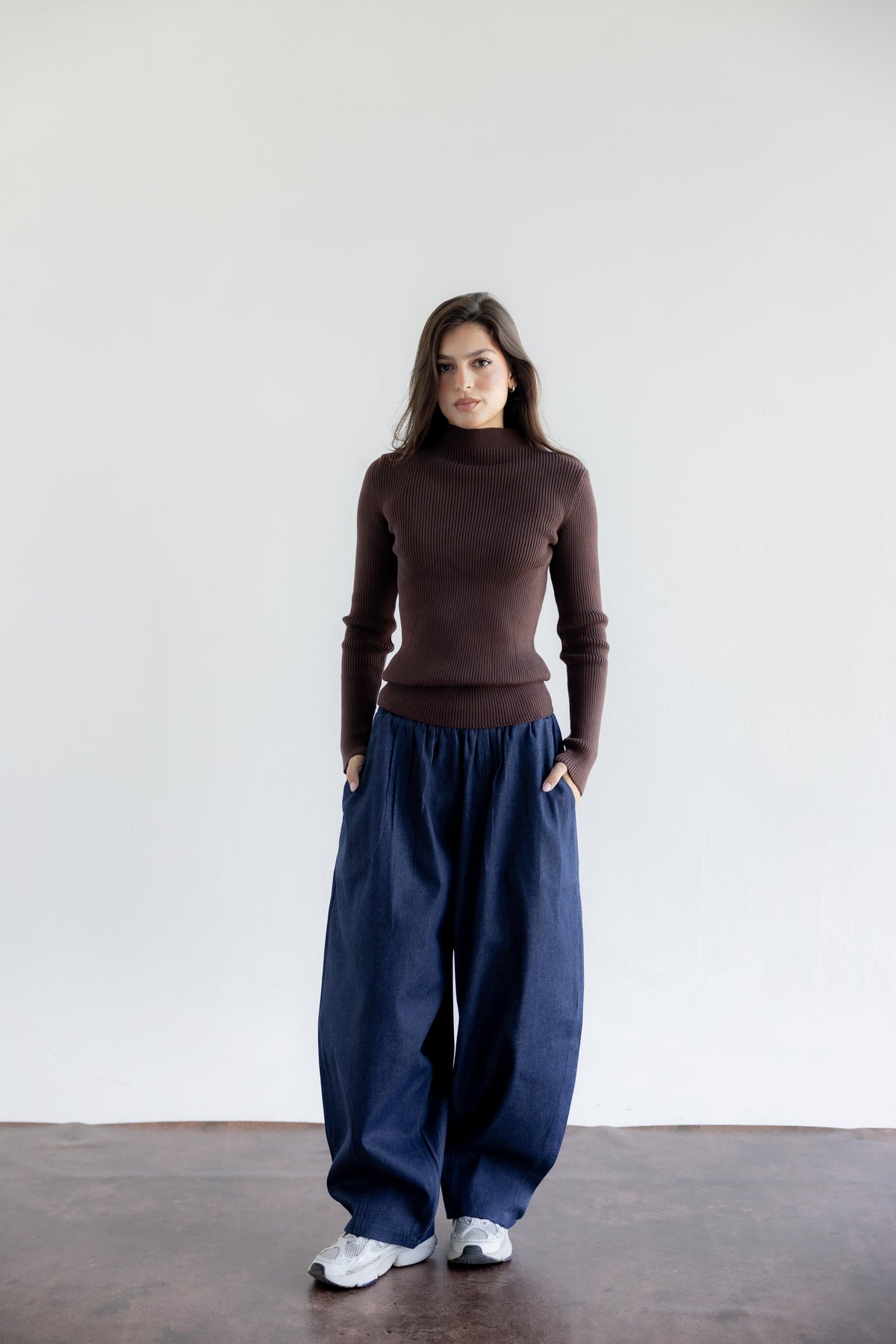 The Ribbed Knit Basic Top - Brown