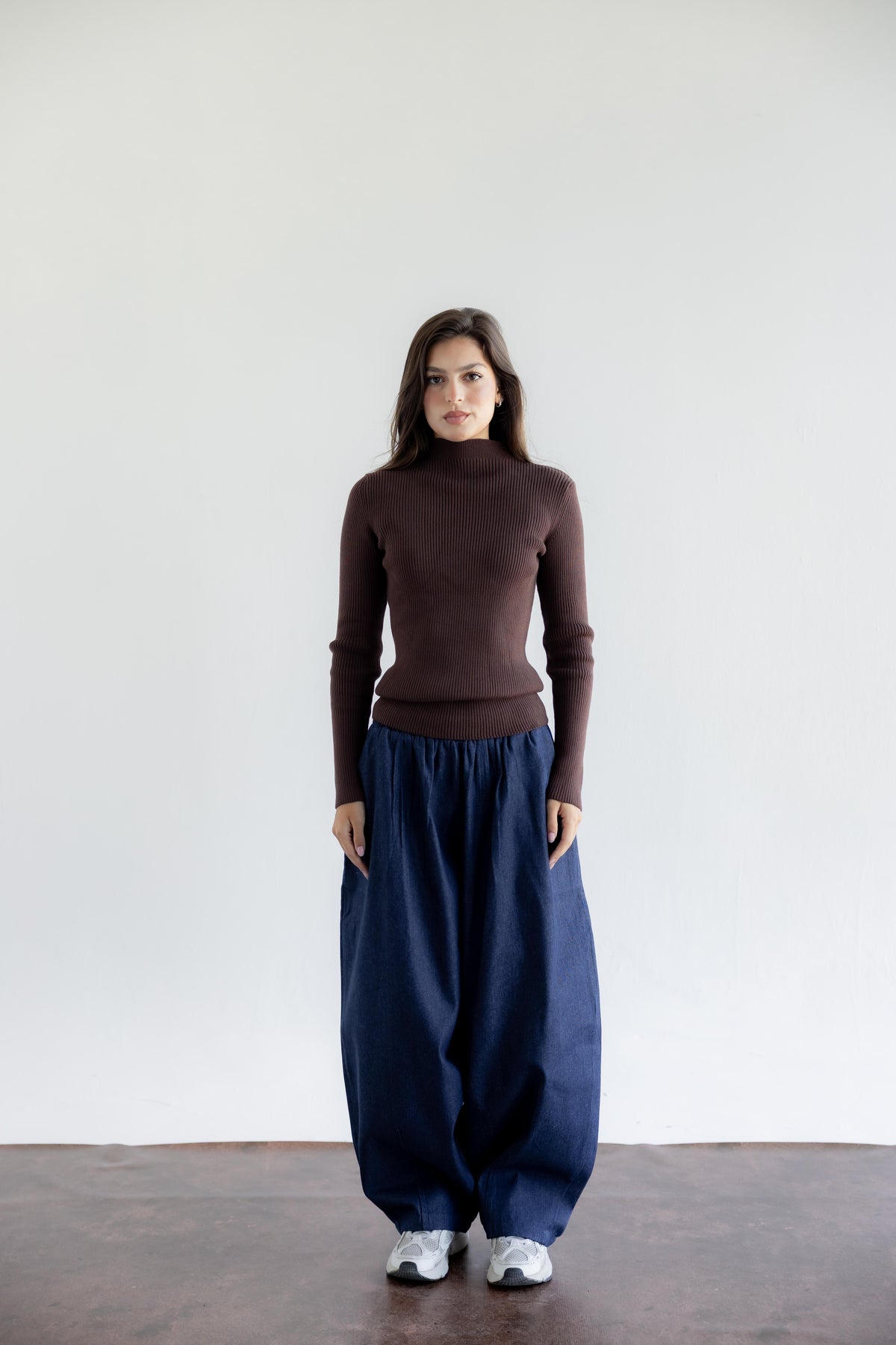 The Ribbed Knit Basic Top - Brown