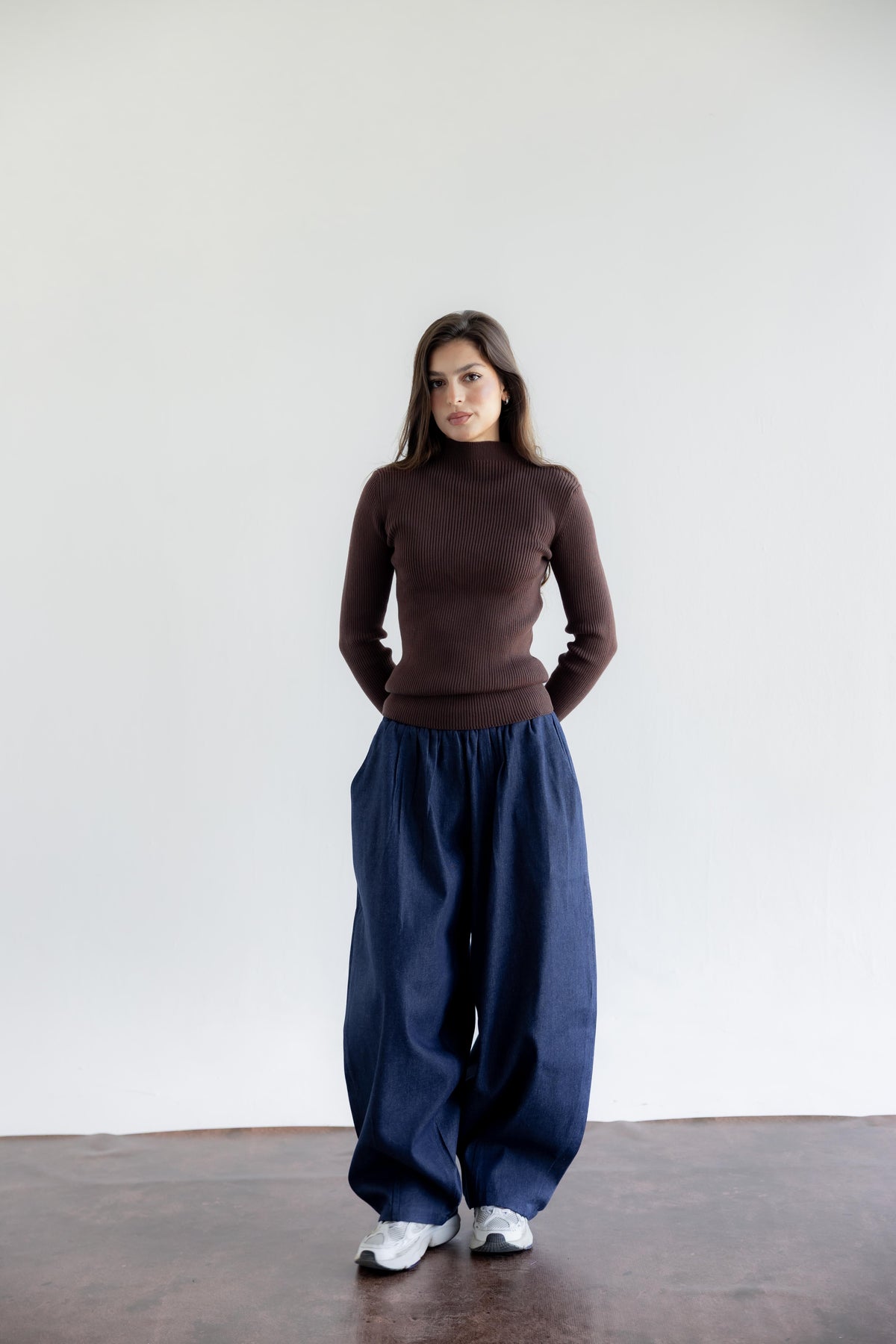 The Ribbed Knit Basic Top - Brown